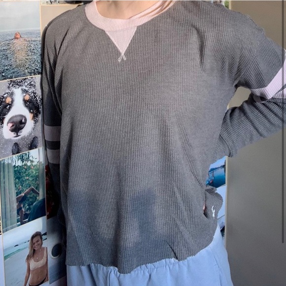 Hollister long sleeve - Picture 1 of 1